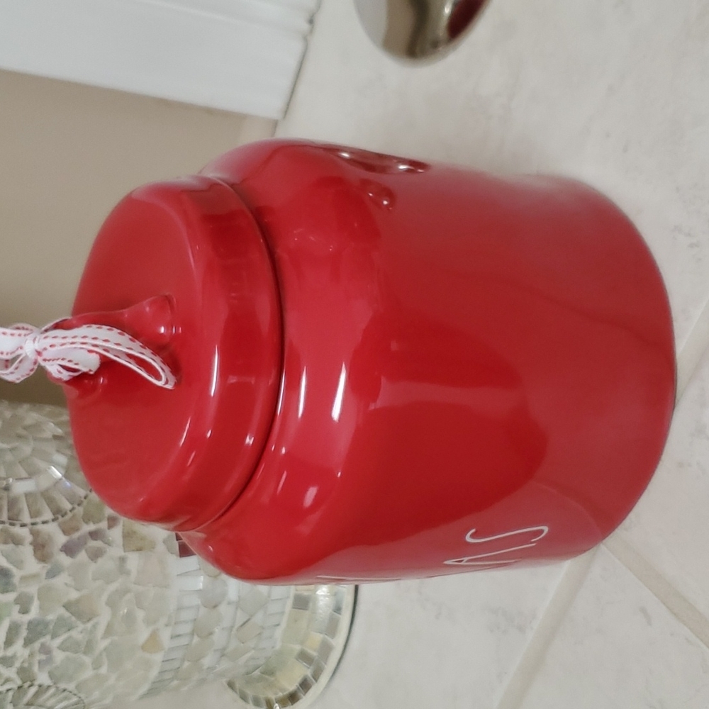 🎅 Rae Dunn MERRY CHRISTMAS Canister 🎅 - Picture 8 of 8